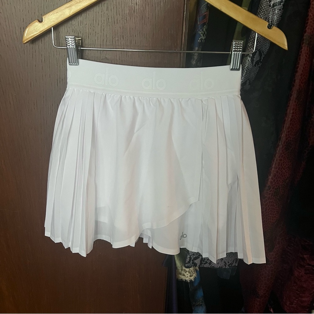 ALO Yoga White Mini Pleated Skirt